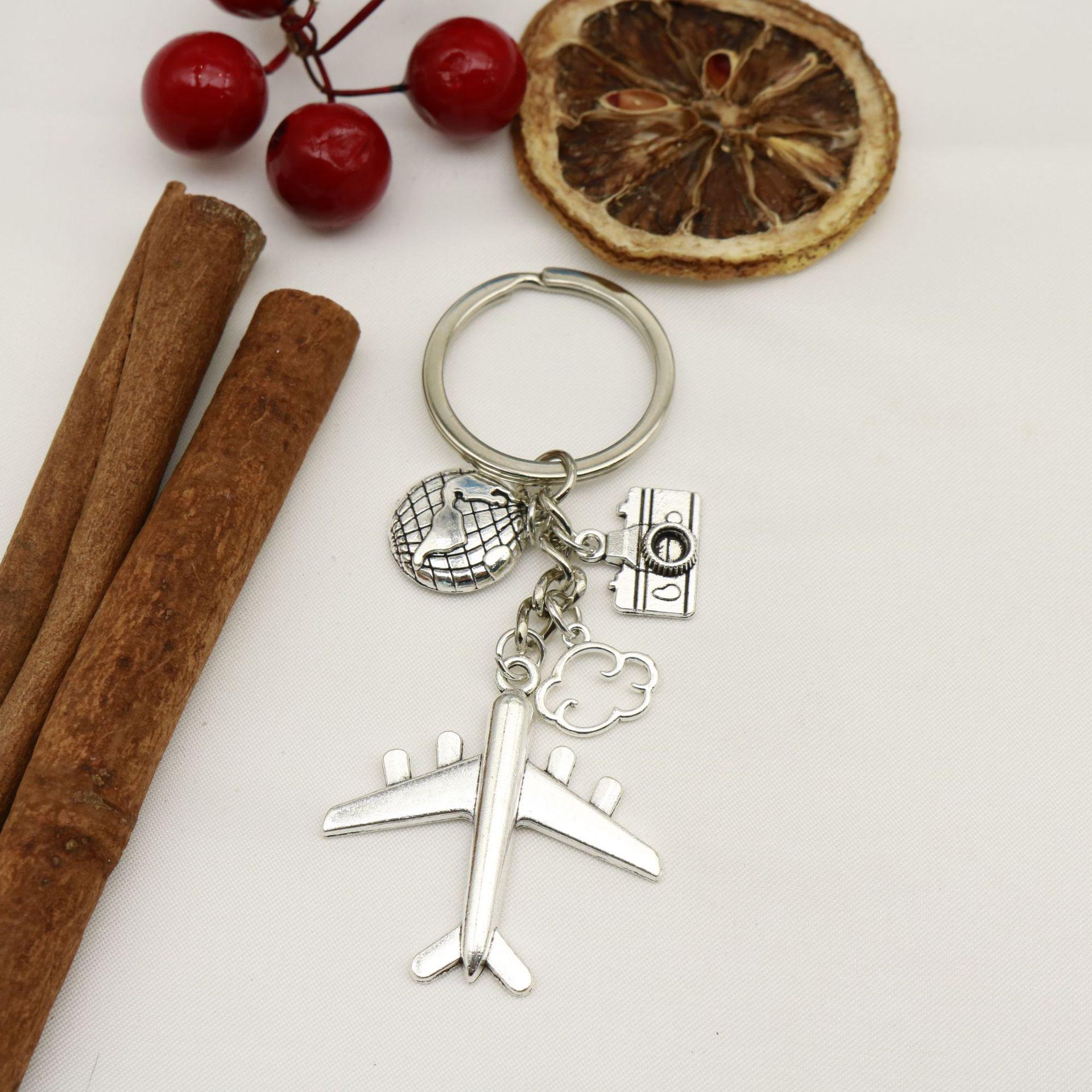 Popular Metal Airplane Keychain Pendant for Travel Enthusiasts