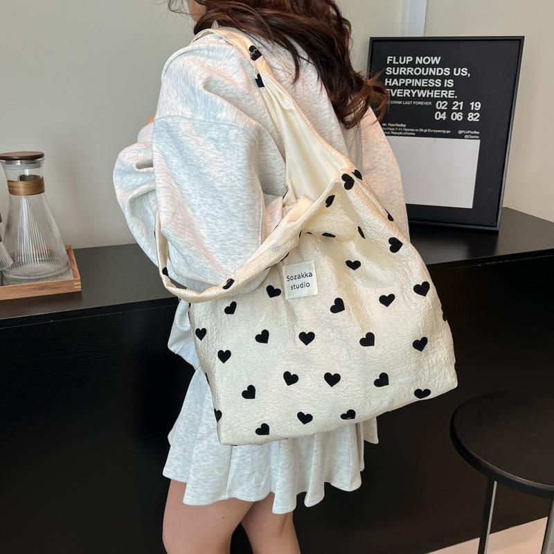 

Fashion large-capacity underarm bag women s new love printed tote bag niche chiffon shoulder bag