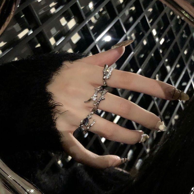Three-piece ring, female tide niche design, exquisite gemstone, high-end sense, personalized opening, cold wind index finger ring