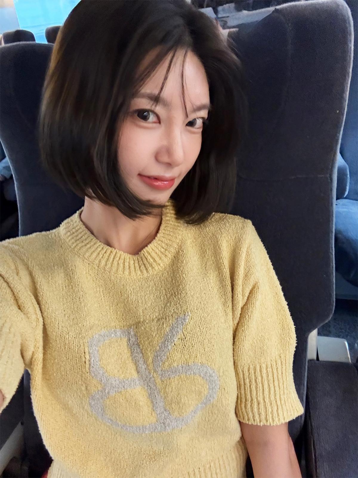 B-Flat Benetton Big Bibi Crop Half Knit Pullover (Yellow) M