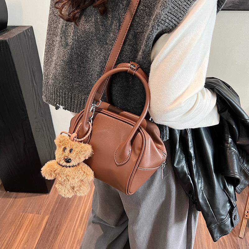 2025 Autumn New Small Square Bag Versatile Handbag Women's Niche Design High-end Messenger Bag