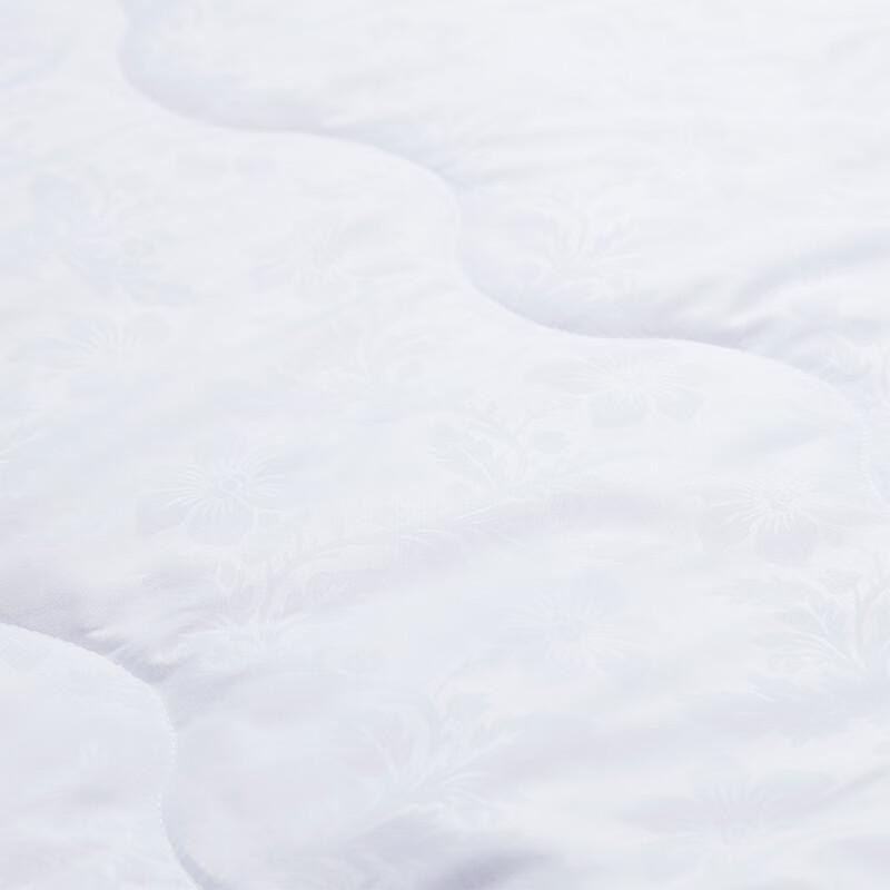 Fuanna Four-Season Nine-Hole Fiber Quilt