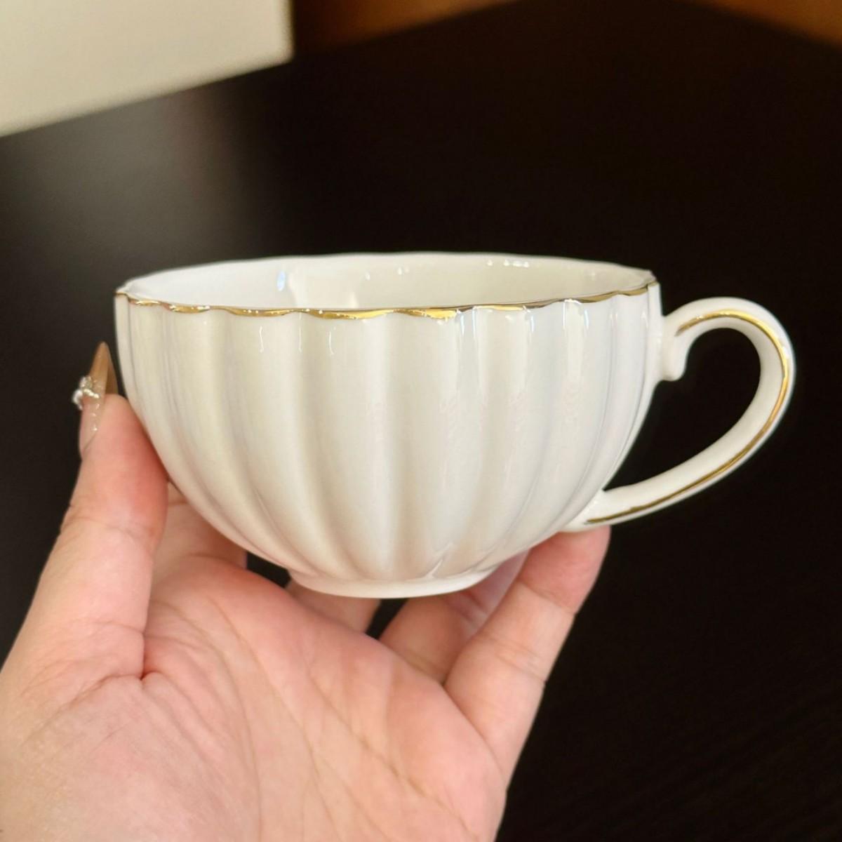

Керамічна європейська кавова чашка та блюдце, побутова легка розкіш, чашка з золотим обідком, офісна чашка для післяобіднього чаю, набір кавової чашки та блюдця, сувенір