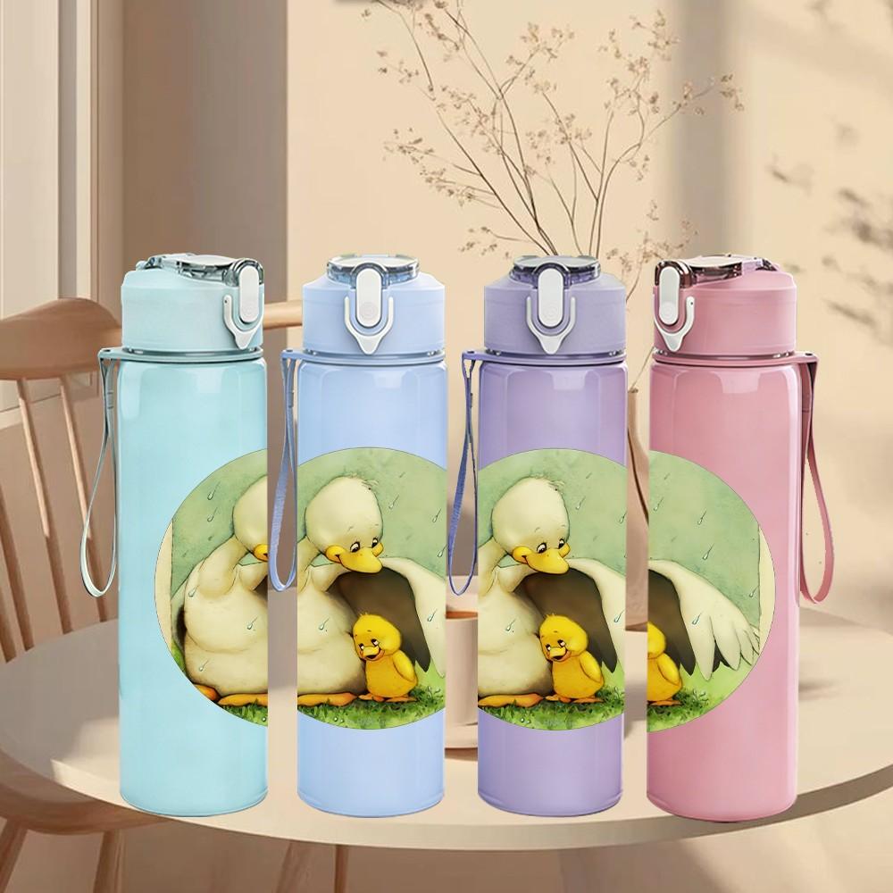 1PC Mother Duck With Baby Duckling Print 750ml Color Plastic Sports Water Bottle Leakproof Flip Straw Lid Suitable for Sports Office Home Use