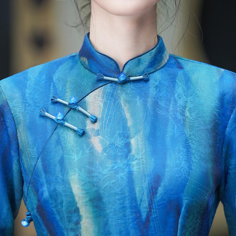 Modern Green Autumn Qipao 2025: Long Sleeve, High-End, Chinese Style