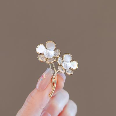 Fashion Brooch, Diamond Studded Brooch, Suit Brooch, Accessories