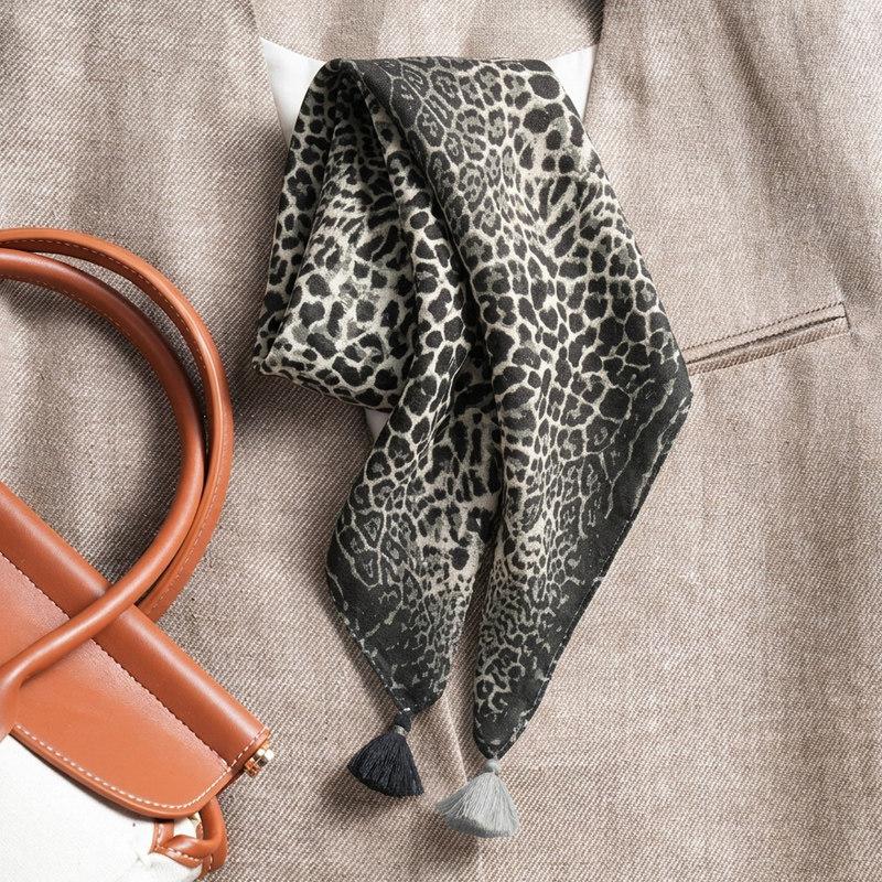 Retro literary and artistic lace cotton and linen small square scarf silk scarf women's spring, autumn and winter small scarf spring and autumn velvet