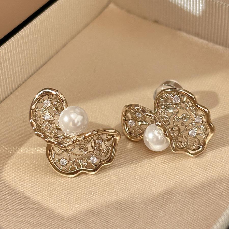 

Gold-Plated Zircon Irregular Stud Earrings - Luxury, Trendy, and Versatile Design