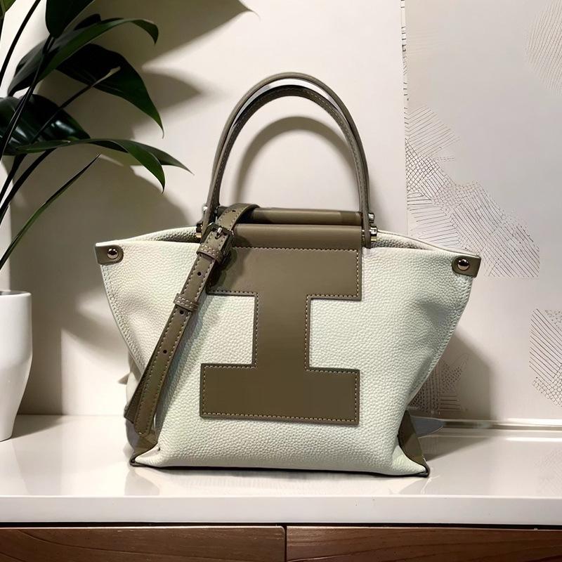 The First Layer of Togo Cowhide H Design Is a Hand-held Crossbody Women's Bag Leather Splicing Bag, Casual Fashion Temperament Commuter Dumplings