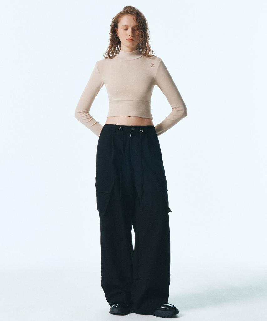 CITYBREEZE Logo Embroidered Crop Turtleneck T-Shirt_Beige