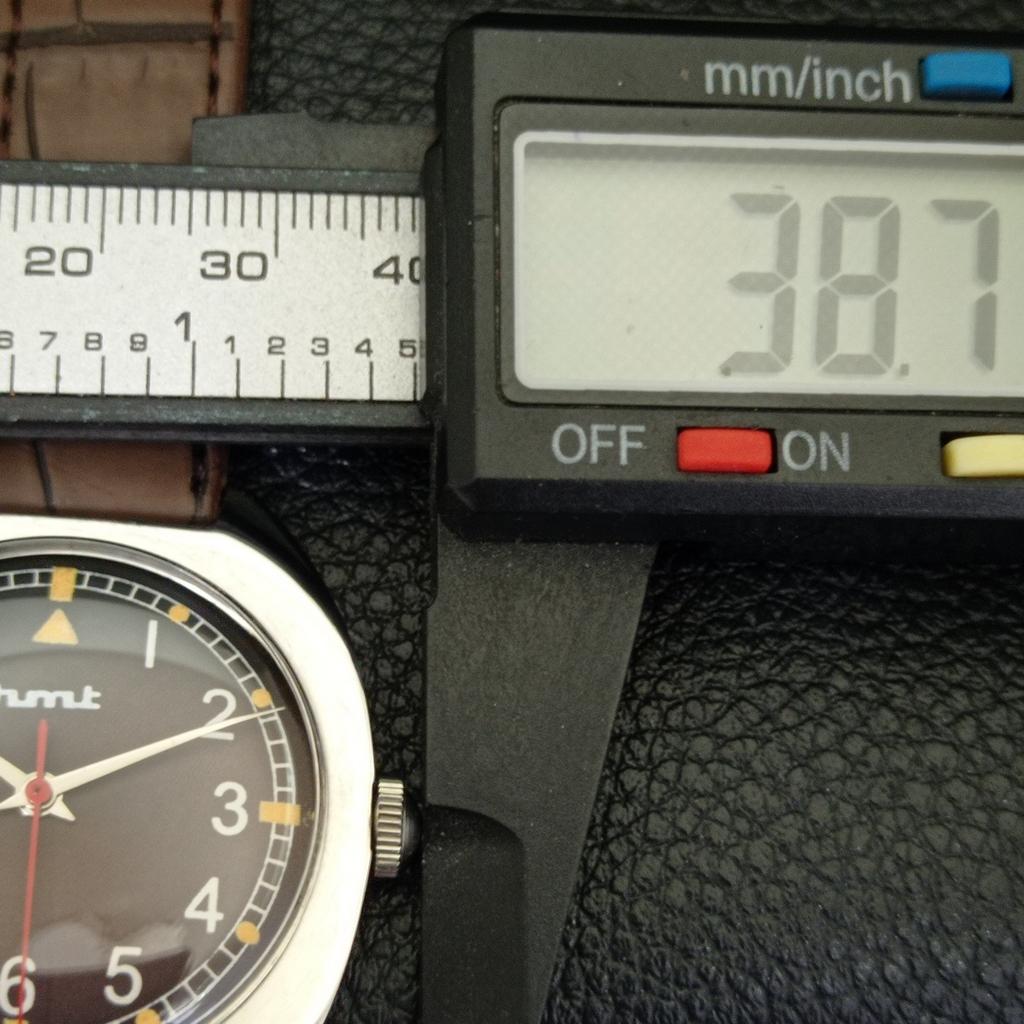 VINTAGE HMT HAND-WINDING INDIAN MENS BROWN COLOR DIAL WATCH A702801-1 R211-a702801