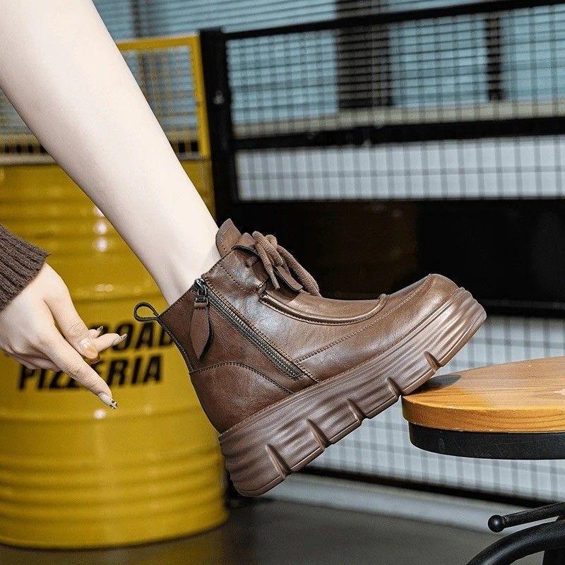 Bottes courtes style rétro britannique à semelles épaisses pour femmes, nouvelle collection automne-hiver 2026, avec ajout de polaire pour bottes femme