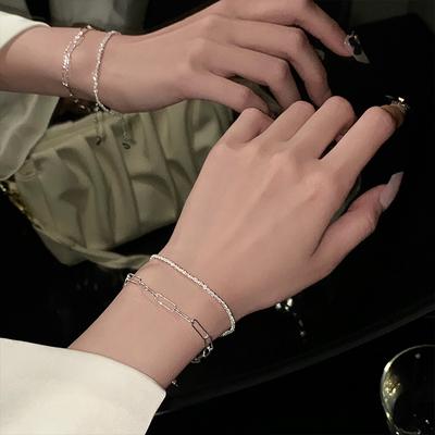 Silberfarbenes schlichtes Ringarmband Damen Sommer Ins Nischen Design Modisch Einfaches Handseil Ins Kalter Wind Funkelnder Schmuck