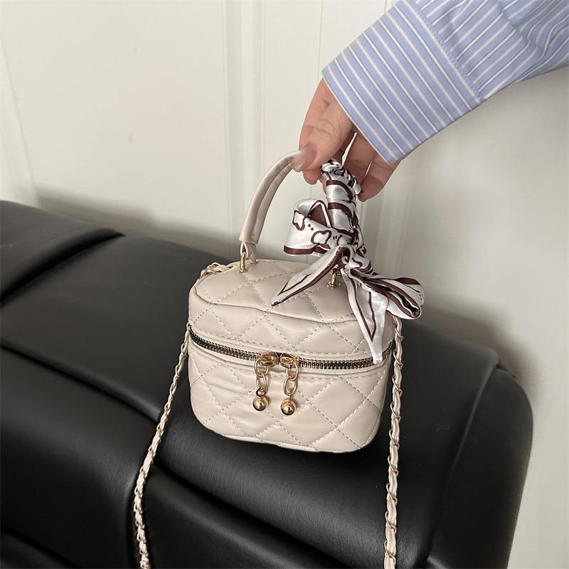 Today's Popular Mini Small Bag Women's Spring New Versatile Small Gold Ball Diamond Chain Fashion Messenger Bag