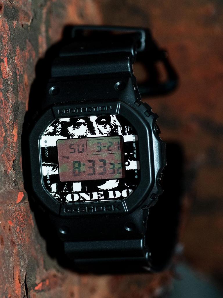 BEAMS KOUSUKE KAWAMURA X BEAMS T Special Edition DW Dollar Bill Black 11480709950 G-SHOCK 5600-E "1 Shredded" Men's Watch, -