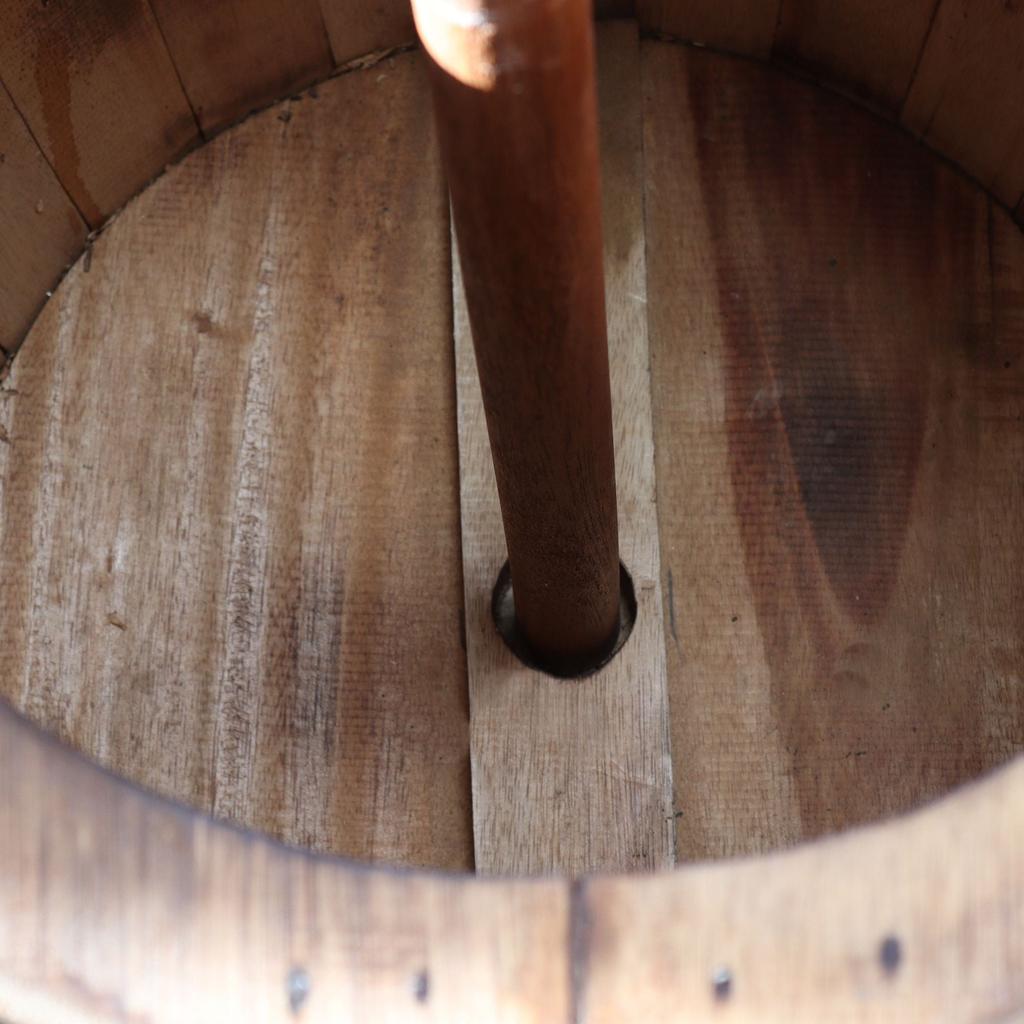 Biervat Kruk & Parasolhouder – Natuurlijk Hout 38 x 32 cm