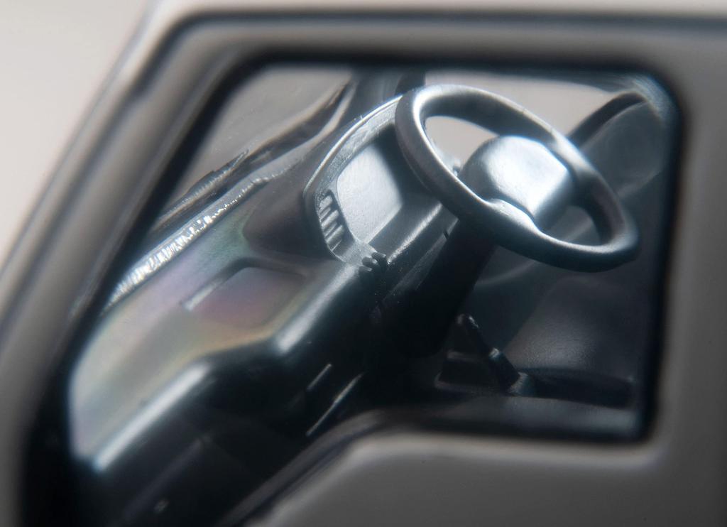 Tomica Limited Vintage Neo 164 Scale LV-N195c Isuzu Elf Panel Van Family Mart Finished Model 313007