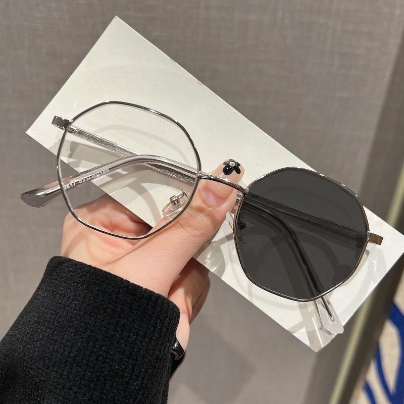 Polygonal-Frame Photochromic Myopia Glasses Ultra-Lightweight High-Definition Eyewear Minus Diopter Eyeglasses 0 To -4.0