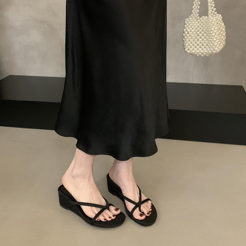 French wedge heel silver toe slippers women's summer wear 2025 new style beautiful temperament thin strap sandals sandals