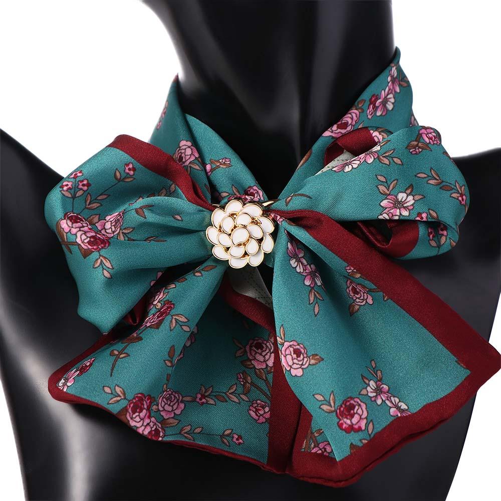 Hollow Out Clothing Accessory Flower Elegant Heart Women Brooches Pearl Shawl Buckle Scarf Buckle