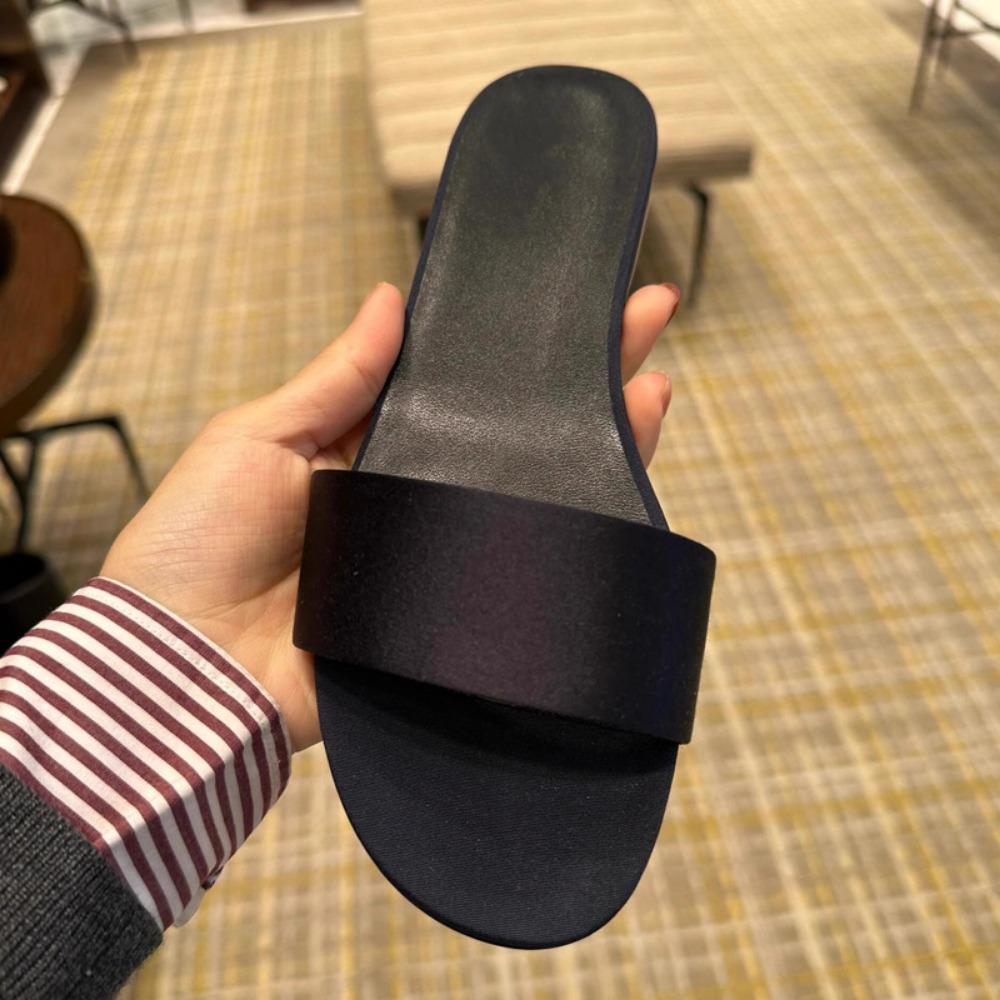 Fashion One Word Slippers for Women Summer 2025 Simple Leather Toe Exposed Women's Shoes Beach Shoes French Niche Sandals Outdoor Wear