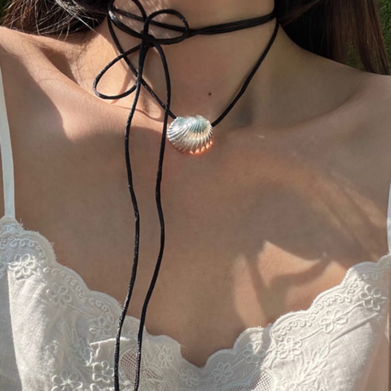 

of Lavishe Bold Shell Choker Necklace silver