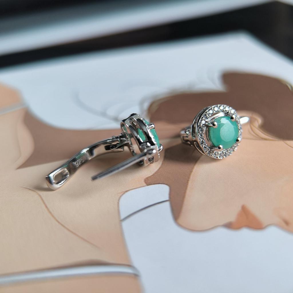 Silver Earrings with a Natural Emerald 2.028ct (2206101)