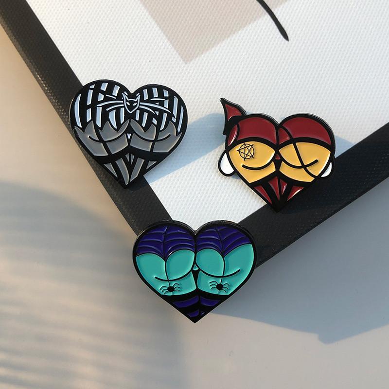 Adorable Heart Shaped Spider Monster Brooch Perfect For Festive Halloween Celebrations