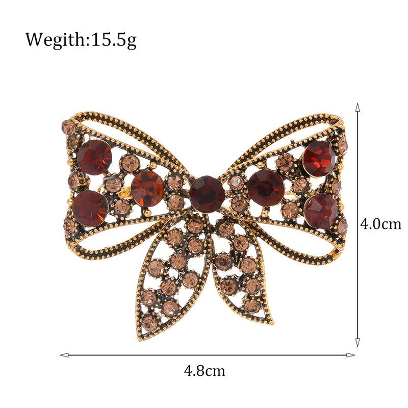 Retro Leaf Pearl Brooch Pin With Embedded Diamonds Elegant Fashionable Jewelry Accessory Pin Brooch