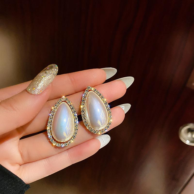 Trendy Geometric Fringed Pearl Earrings Korean Version Dongdaemun Retro Temperament Earrings Fashionable Personalized Earrings