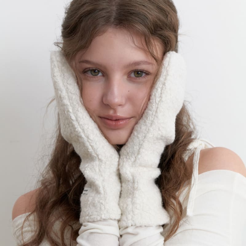 KINDABABY Fluffy Boucle Gloves - Cream