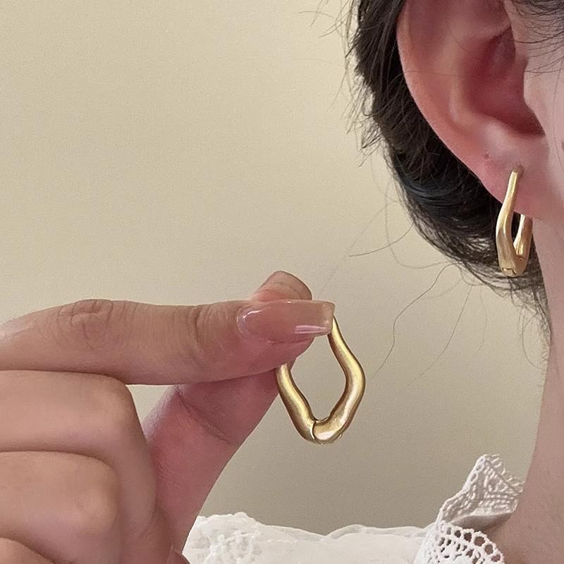 Korean Style Geometric Circle Earrings: Elegant, Versatile Ear Jewelry for Women and Students