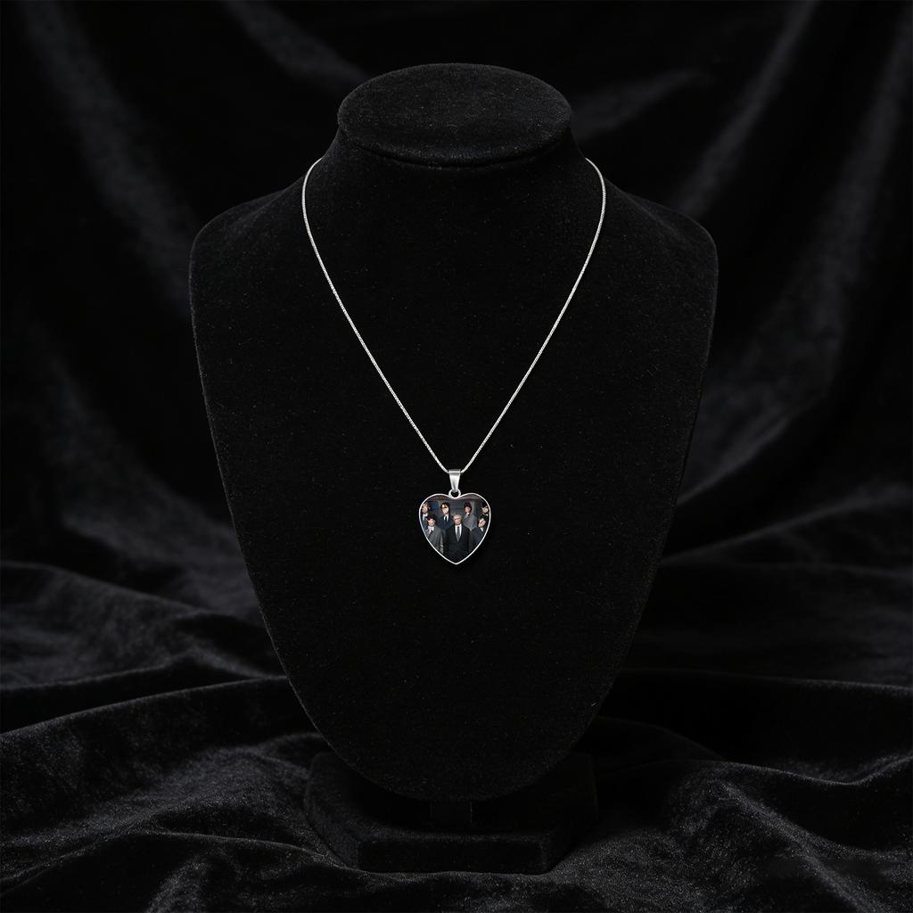 Heart Shaped Pendant Necklace with Group Photo Print Stainless Chain Customizable Jewelry for Everyday Wear