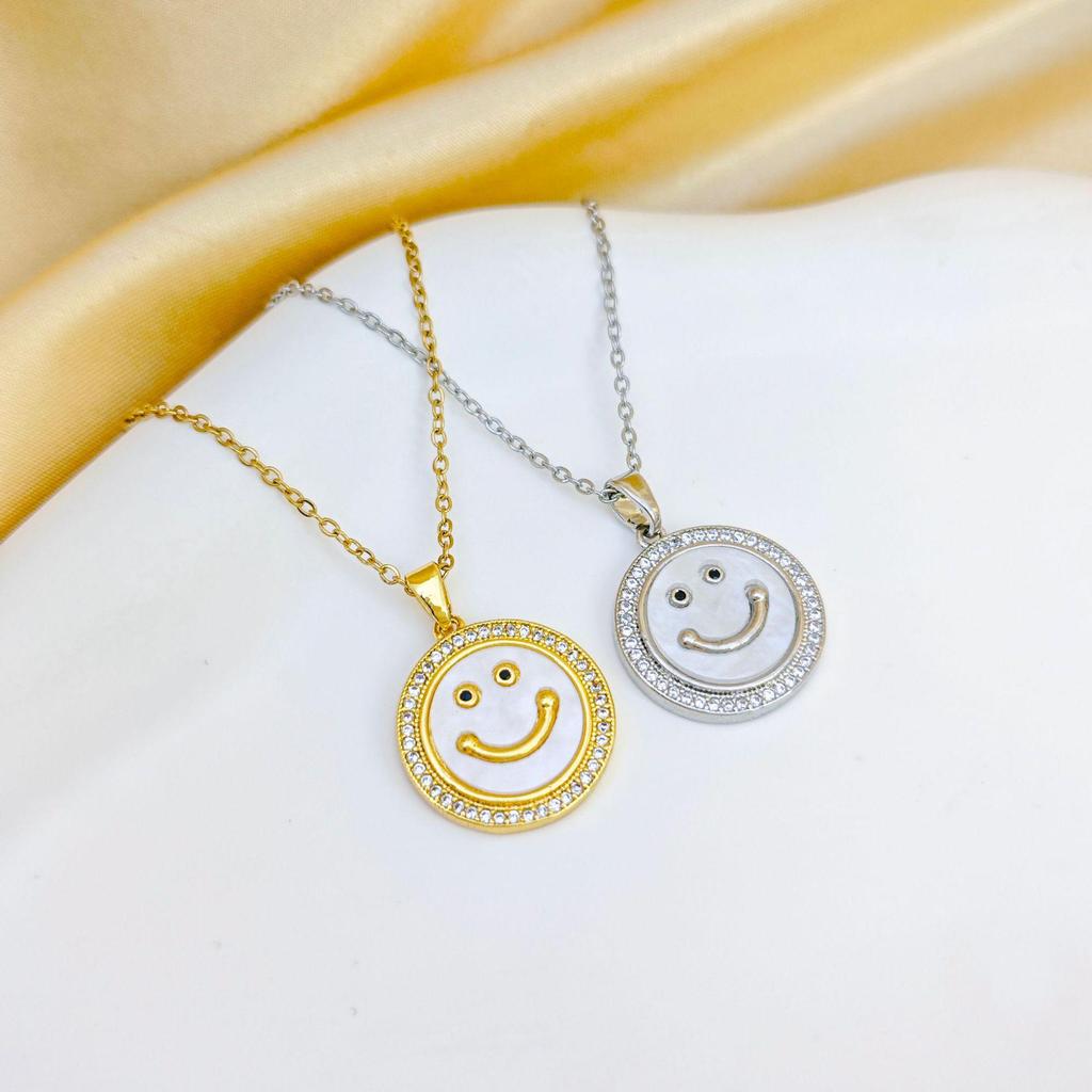 Mother of Pearl Cloud Pendant Necklace: Women's Simple, Exquisite Style Clavicle Chain
