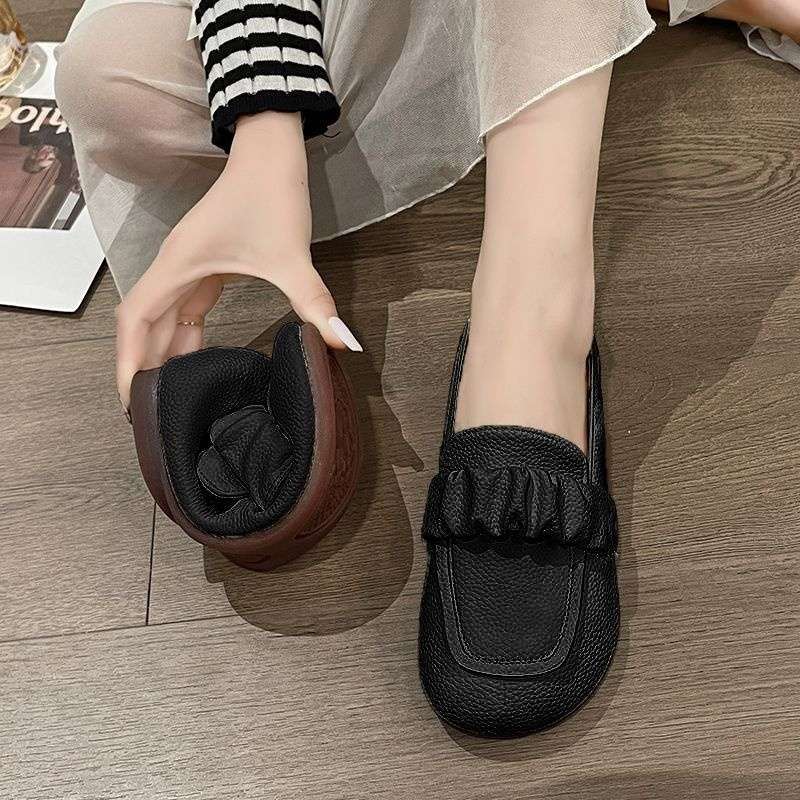 Casual Single Shoes Women's 2025 Summer New Soft Leather Doudou Shoes Korean Version Fashion Versatile Soft Sole One Pedal Lazy Shoes