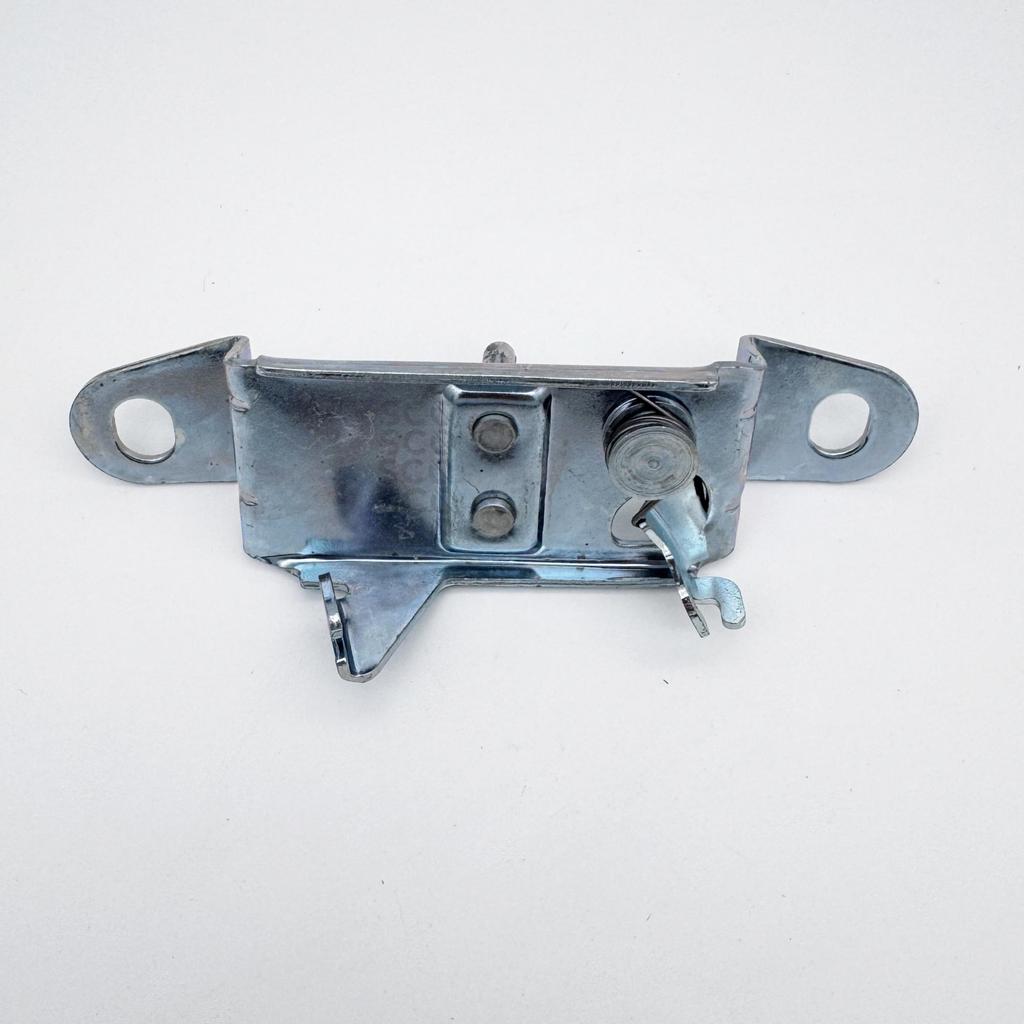 Trunk Lock Striker for Fiat Linea for Fiat Albea 46795477 Rear Door Striker for Linea 46787148