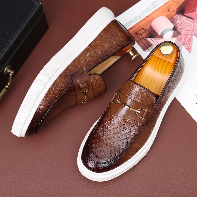 Men's Casual Shoes Embossed Leather Men Classic Buckle Horsebit Loafers Mens Slip-on Board Shoes Outdoor Flats New