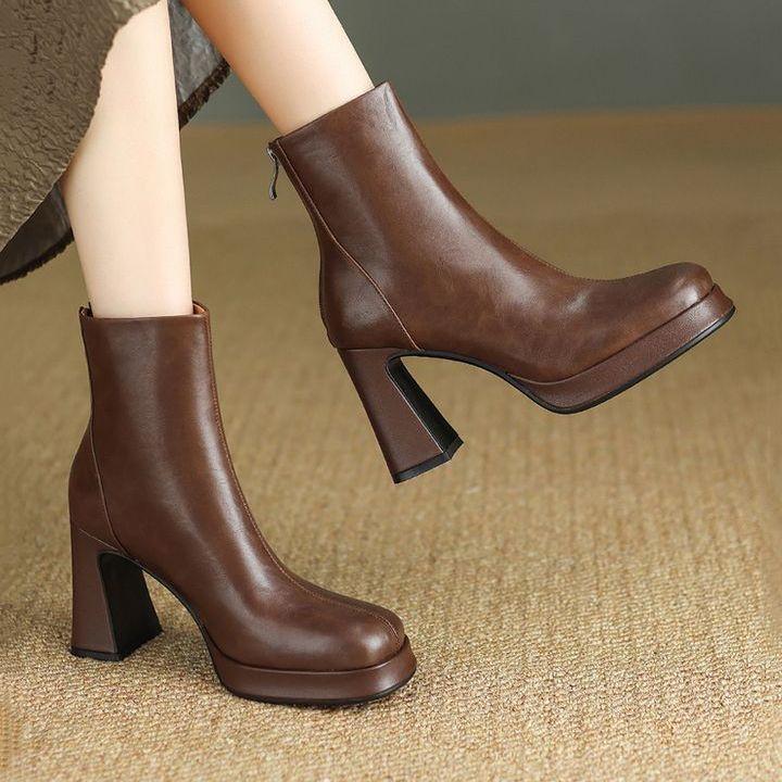 

Short boots for women, small men, heightened waterproof table, thick heel square head temperament, superb fashion boots, rear zipper thick sole and a 39
