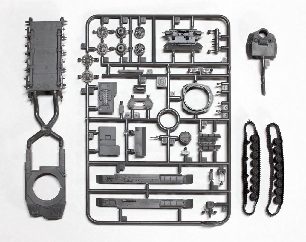 PLATZ Girls & Panzer IV Ausf. D Anglerfish Team 1/72 Scale Plastic Model Kit GP72-9