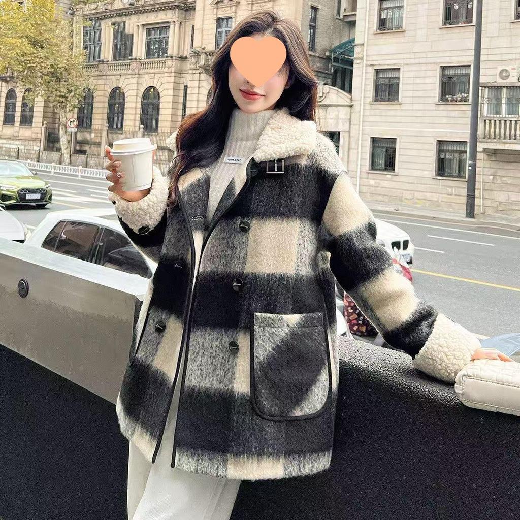 Women's High-End Black and White Plaid Wool Coat - Autumn/Winter 2025 Lambswool Patchwork, Thick and Textured for a Sophisticated Look