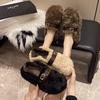 Hiver 2025 chaussures Doudou paresseuses gardent au chaud et décontractées, chaussures moelleuses à double usage pour femmes nouvelles chaussures en coton à une pédale avec semelles épaisses en velours