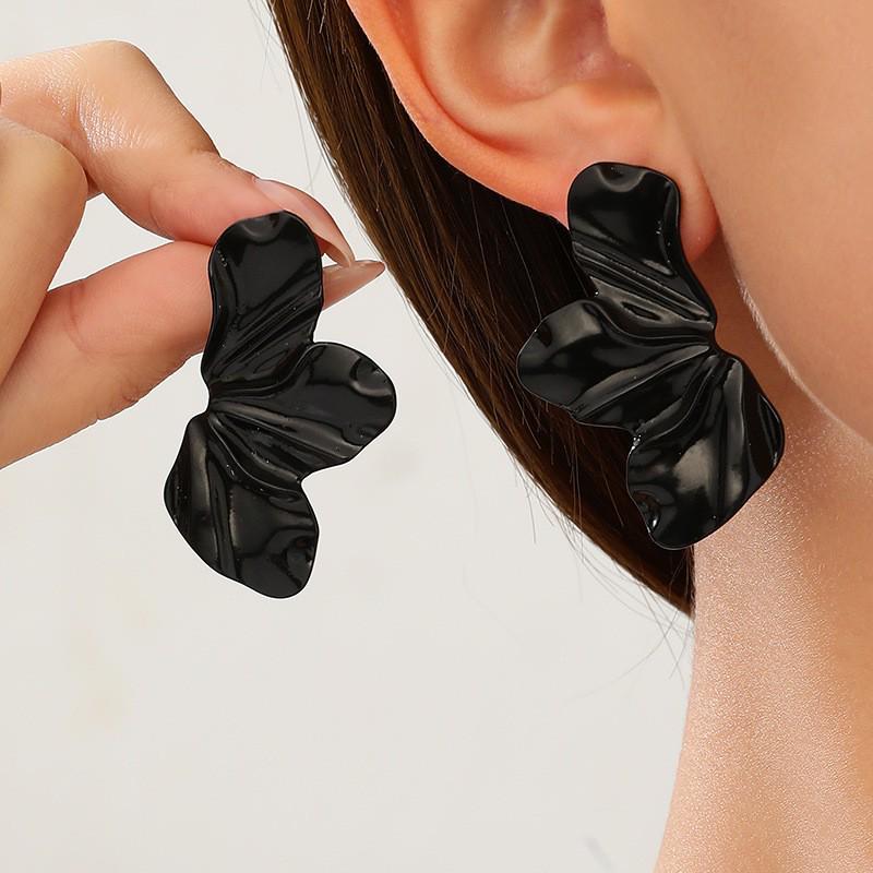 European & American Double-layer Floral & Striped Leaf Retro Earrings чёрный