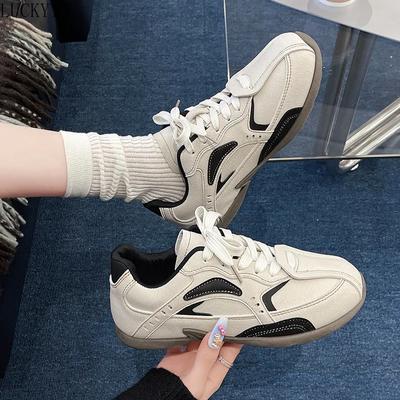 2025 NEU Farblich Passende Retro Deutsche Trainingsschuhe Damen Netzwerk Rot Flach Allround Kuhveloursleder Lässige Sportschuhe Zapatillas