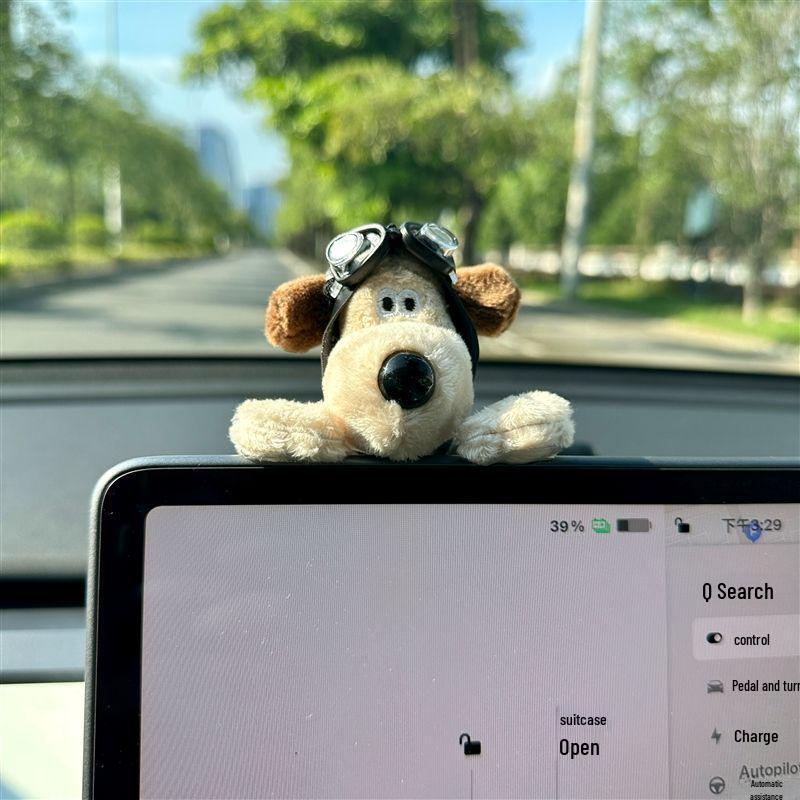 Plush Dog Dashboard Ornament: Cute Car Interior Decoration