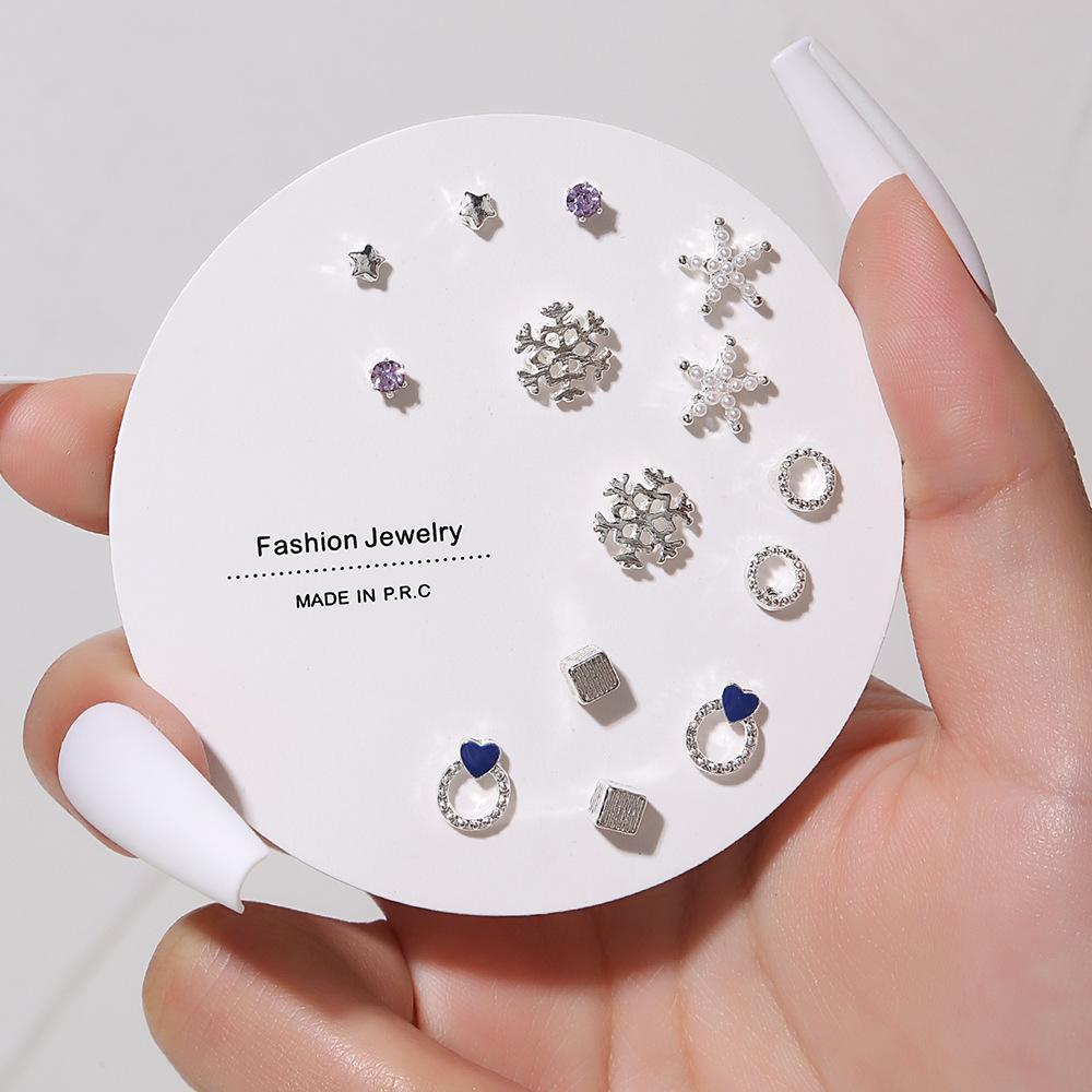 Korean version of small stud earrings, exquisite 1 pair of stud earrings a week, simple color dripping small earrings, love zircon stud earrings.