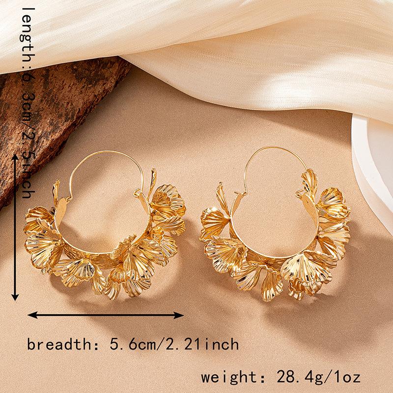 Popular Metal Flower Earrings for Women Temperament Fashion Light Luxury Hoop Earring Tide Daily Commute Party Accessories