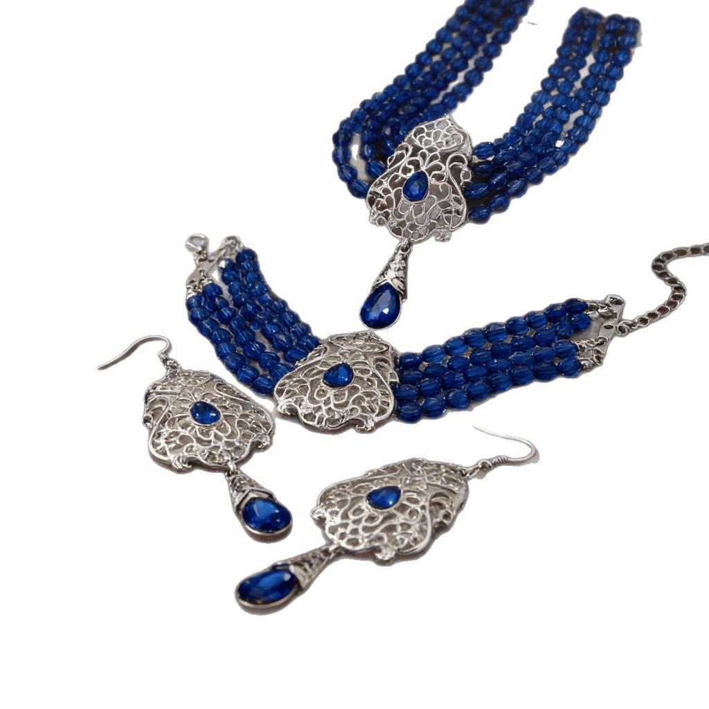 Retro Classic Hollow Rhinestone Inlaid Necklace Fashion Temperament Light Luxury High Sense Bracelet Set