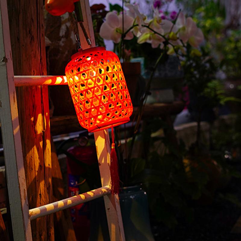 Led Solar Light Solar Hanging Lantern Retro Solar Art Lantern Decorative Vintage Pathway Lamp Outdoor Plastic Hollow Light