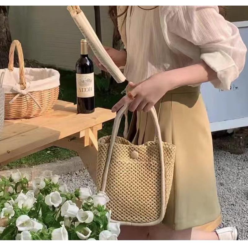 

Корейская версия соломенной сумки 2024 года, летняя новая литературная маленькая свежая ручная сумка, повседневная универсальная сумка-мессенджер через плечо белый