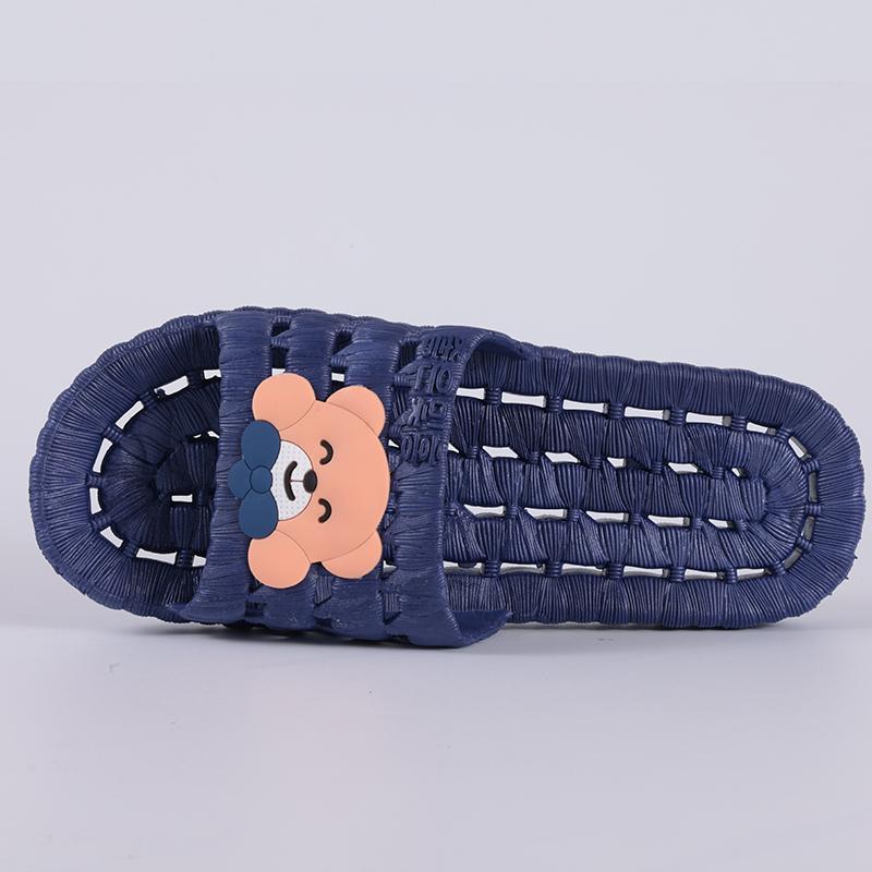Fashion Smile Cartoon Bear Bathroom Leakage Slippers Summer Non-slip Massage Flat Slippers Unisex Injection-molded Shoes Casual Slippers